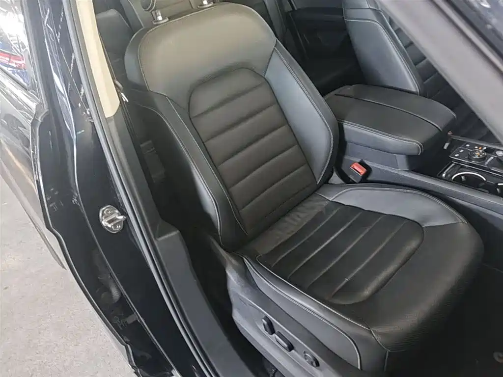 Volkswagen Teramont 2019 380TSI 4WD Luxury Edition China VI фото 25