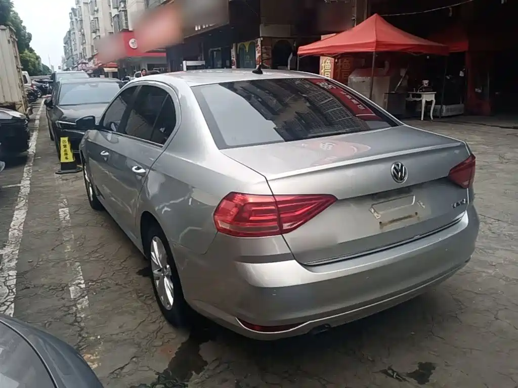 Volkswagen Lavida 2017 1.6L Automatic Comfort Edition фото 5