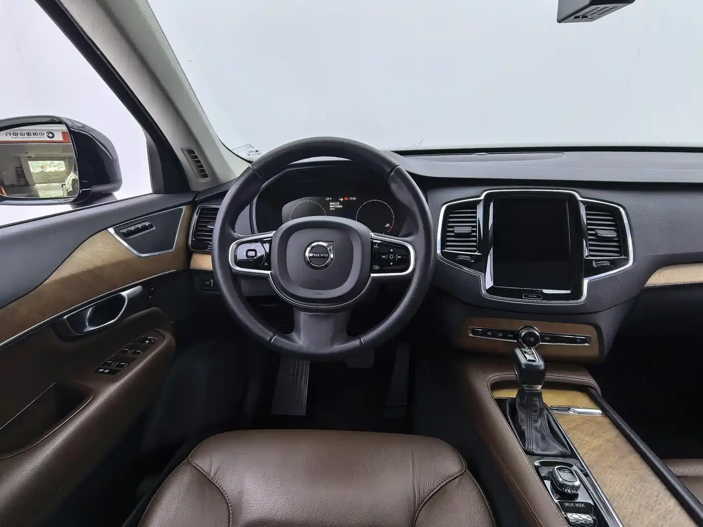 Фото 10 - Volvo XC90