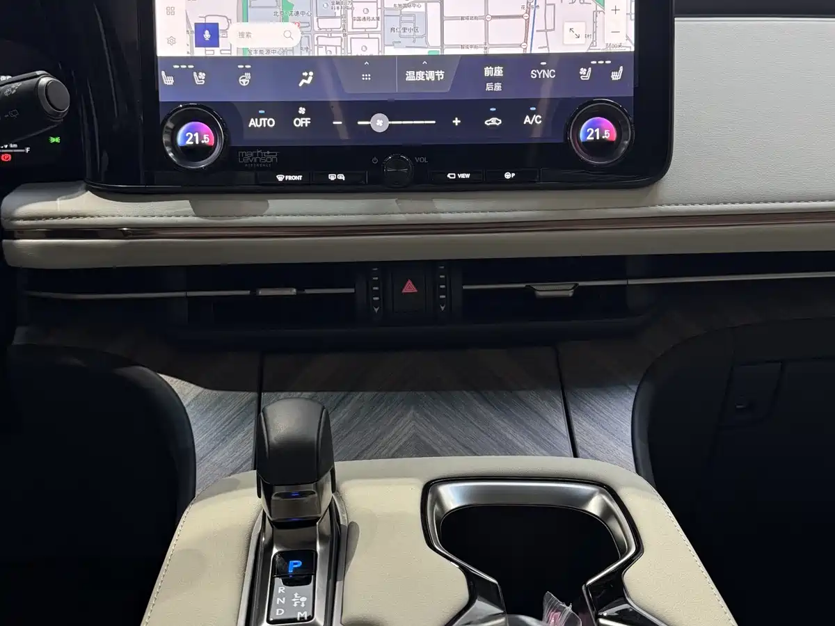 Lexus LM 2023 500h 6-Seater Prestige Edition фото 12