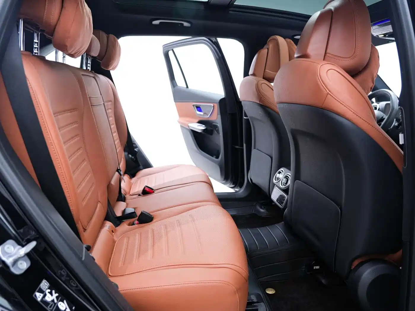 Mercedes-Benz GLC 2023 Facelift GLC 260 L 4MATIC Luxury 7-Seater фото 18