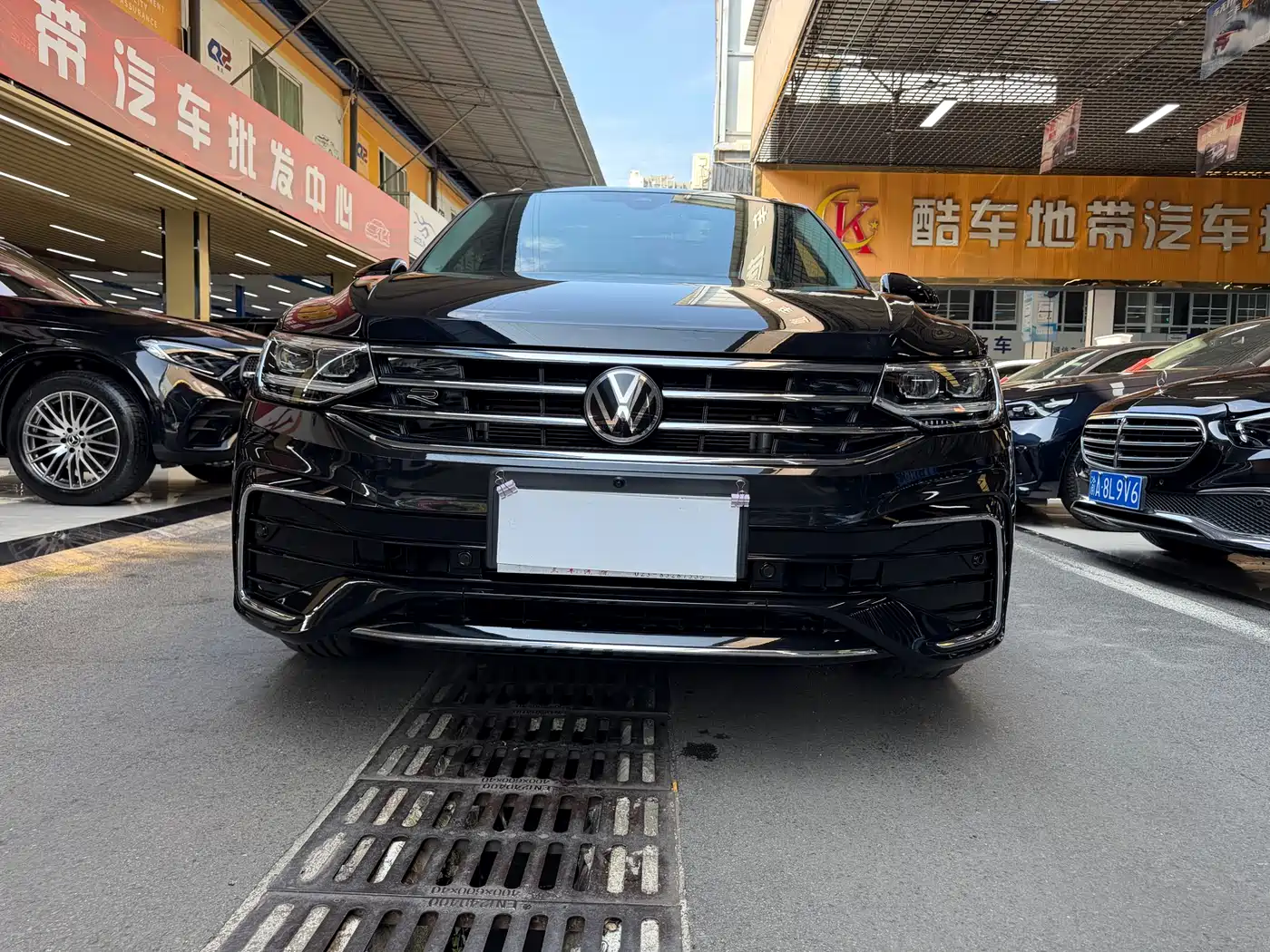 Volkswagen Tiguan L 2024 330TSI Automatic 2WD R-Line Premium Enjoyment Edition фото 2