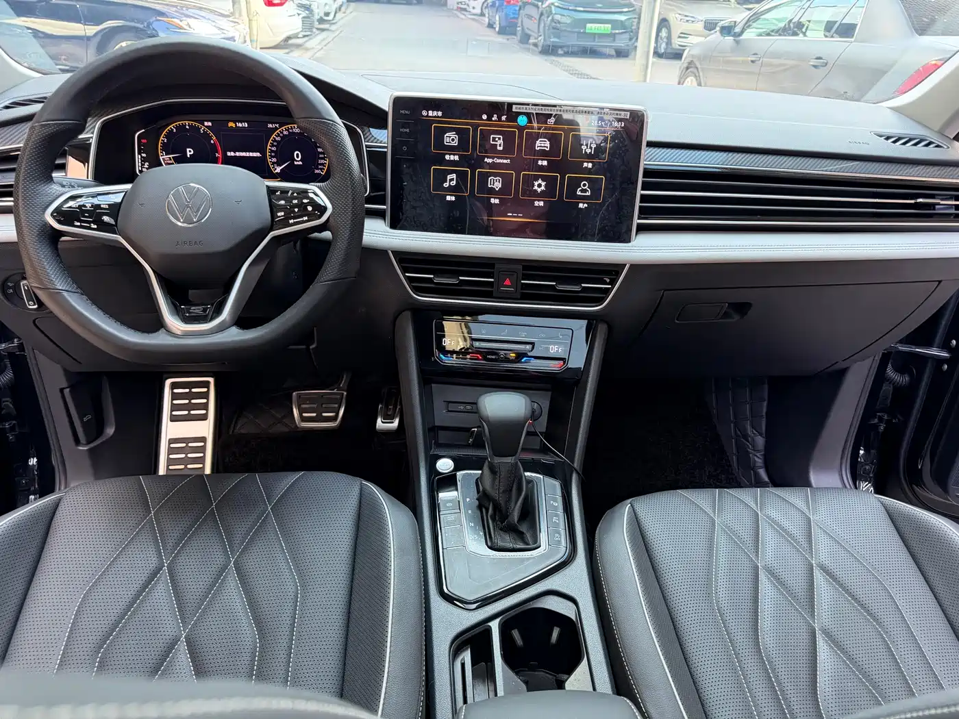 Volkswagen Tiguan L 2024 330TSI Automatic 2WD R-Line Premium Enjoyment Edition фото 15
