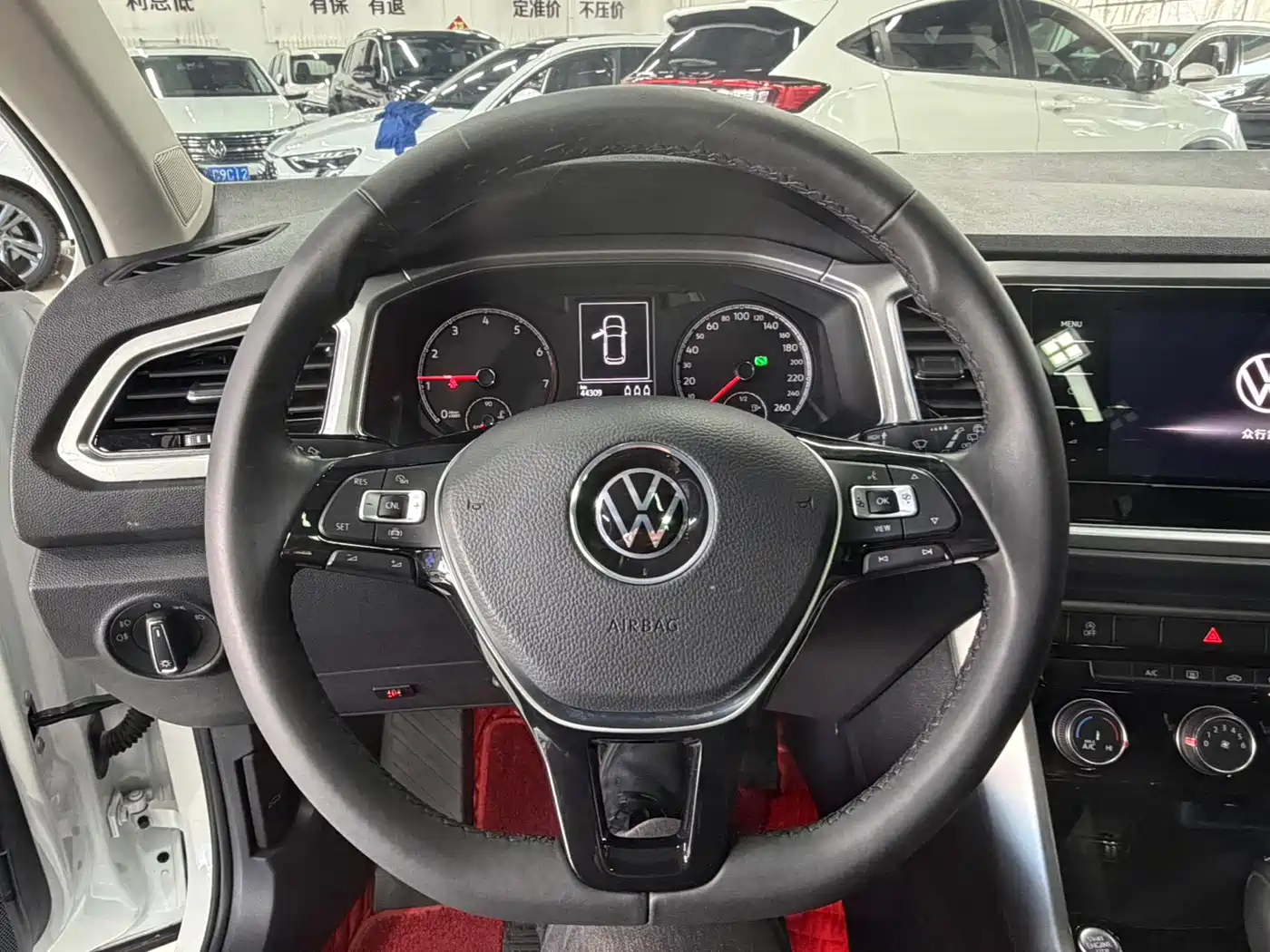 VOLKSWAGEN T ROC EXPLORING SONGS