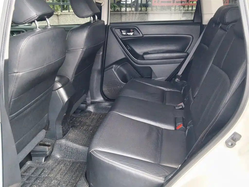 Subaru Forester 2013 2.5i Automatic Premium Edition фото 14