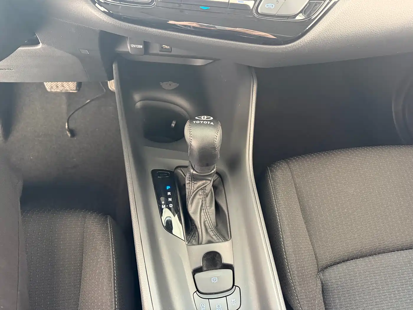 Toyota IZOA 2021 2.0L Yixiang Edition фото 10