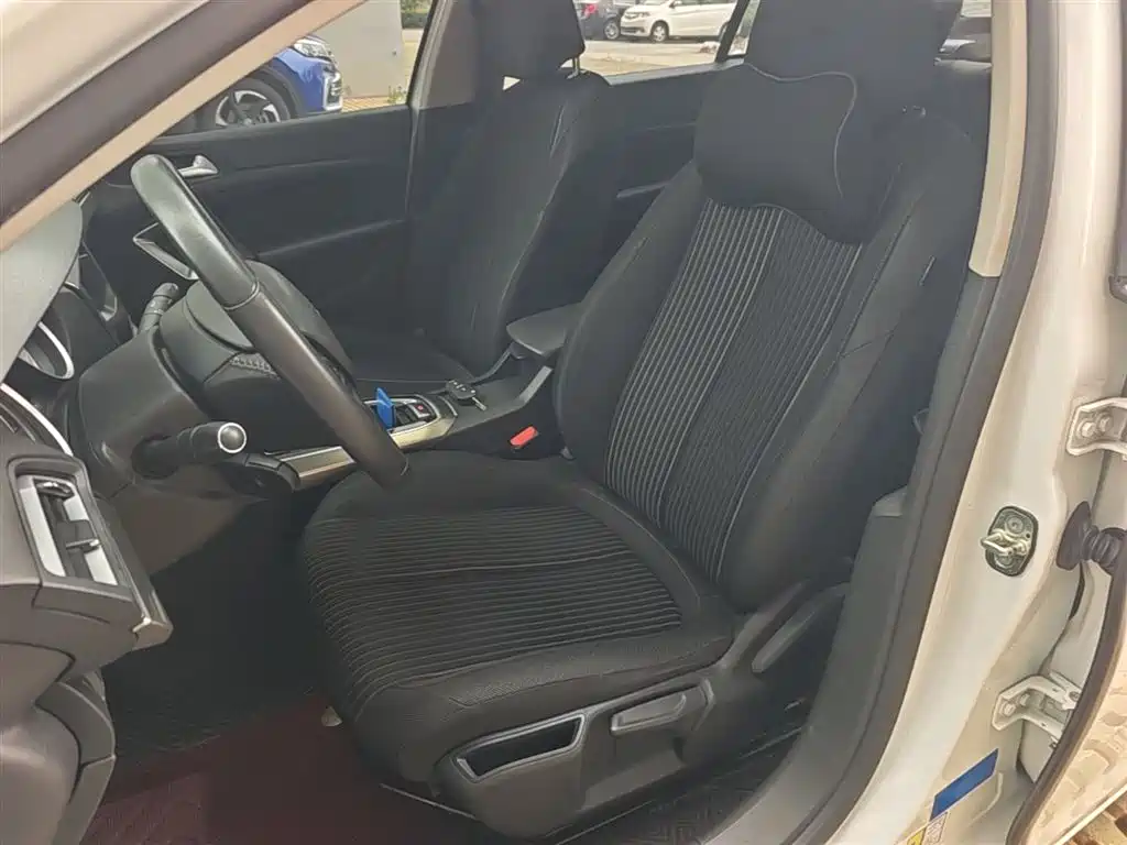 Peugeot 408 2018 350THP Automatic Luxury Edition фото 15