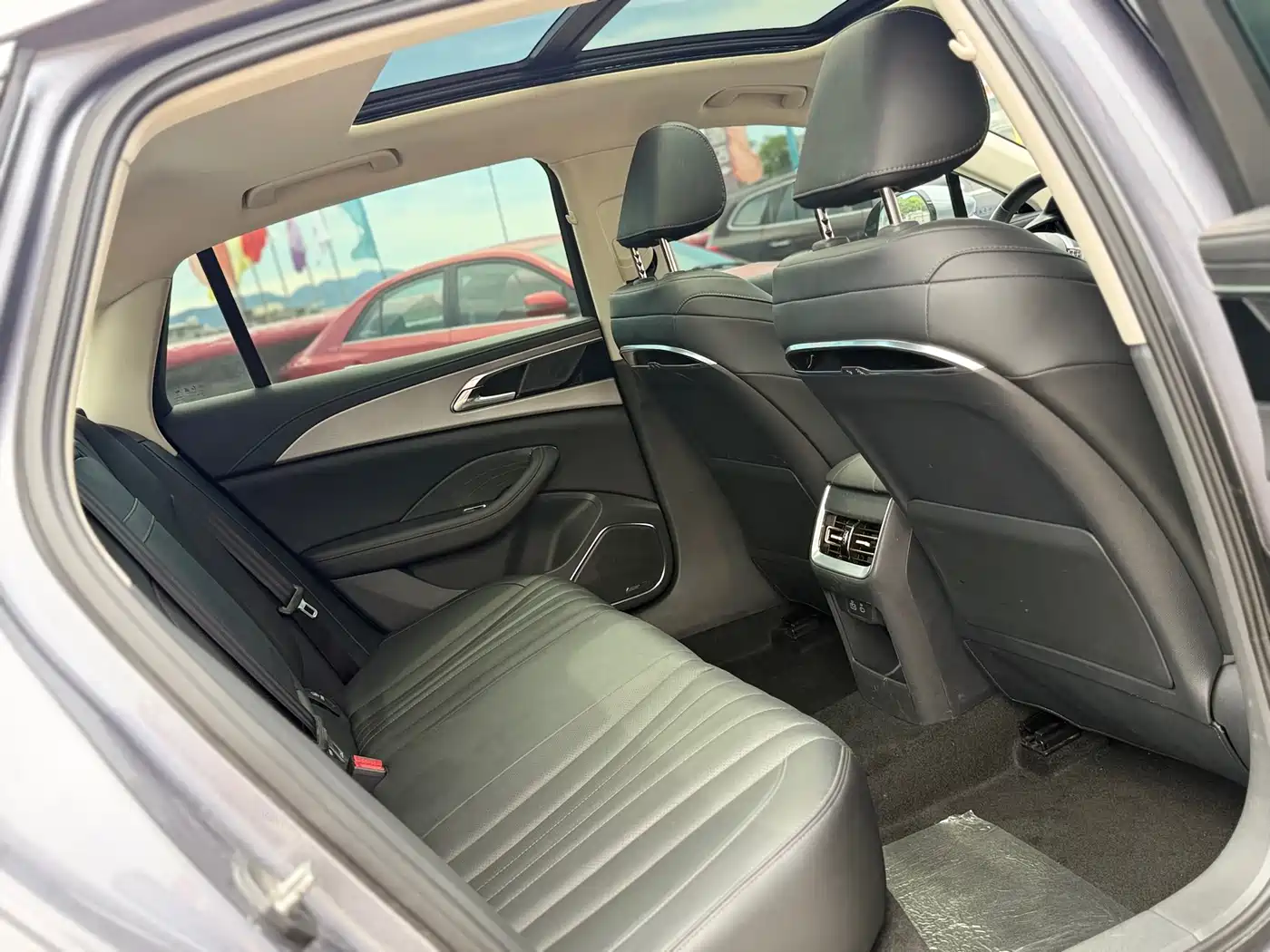 Hongqi H5 2023 1.5T DCT Smart Connect Joy Edition фото 12