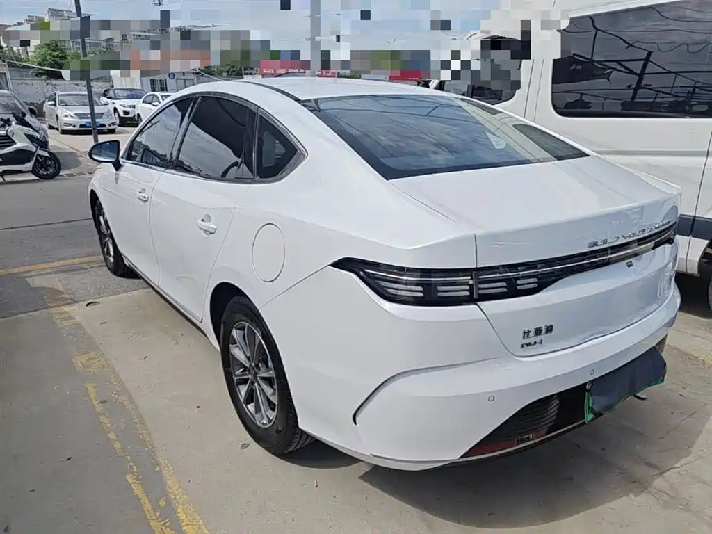 BYD Destroyer 05 2024 Glory Edition DM-i 55KM Luxury фото 23
