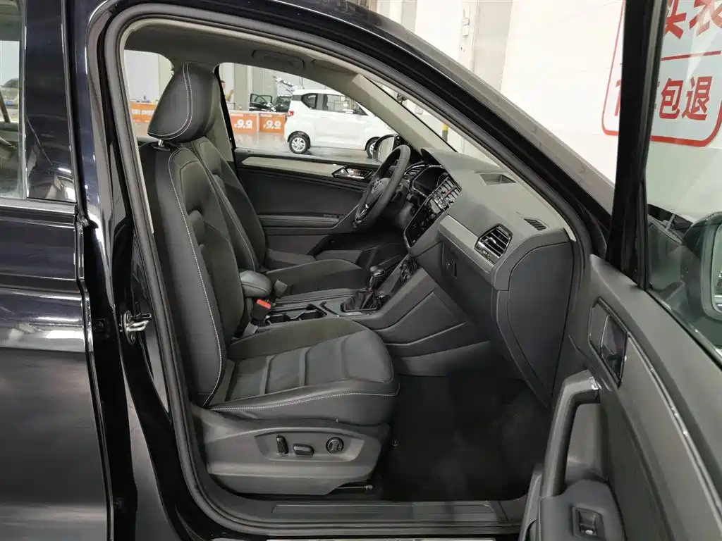 Volkswagen Tiguan L 2021 330TSI Automatic 2WD Smart фото 23