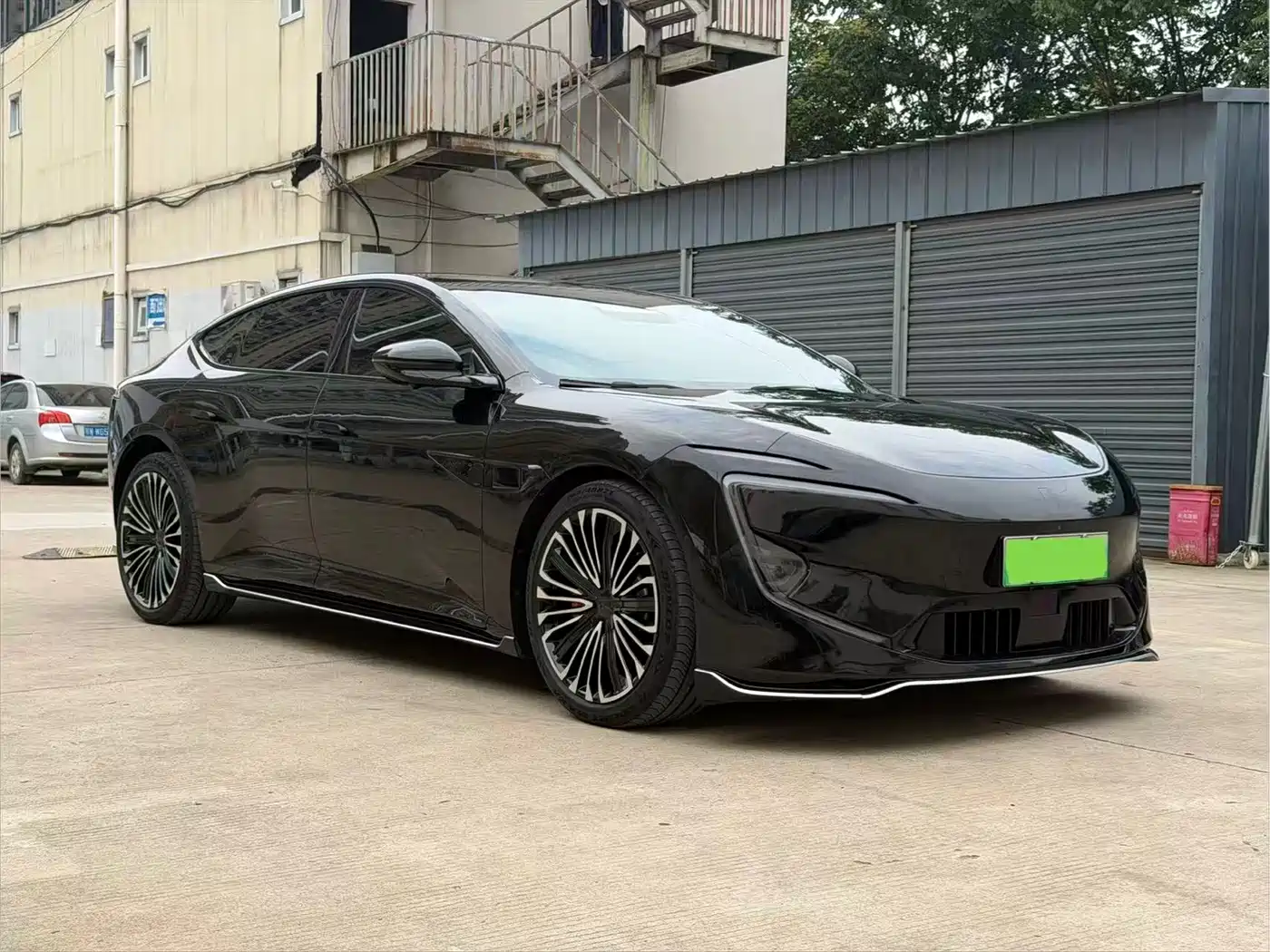 Avatr 12 2024 Facelift 700 Triple Laser RWD Luxury Edition фото 2
