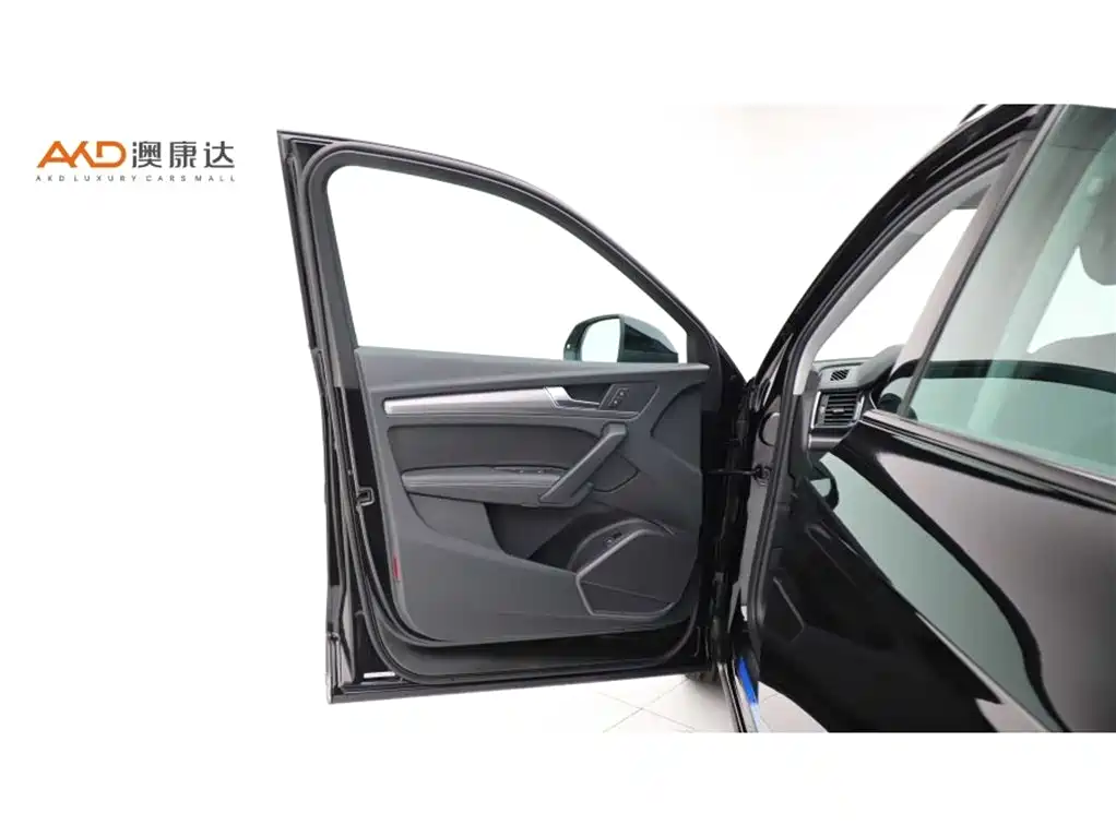 Audi Q5L 2022 Facelift 45T Luxury Dynamic фото 10