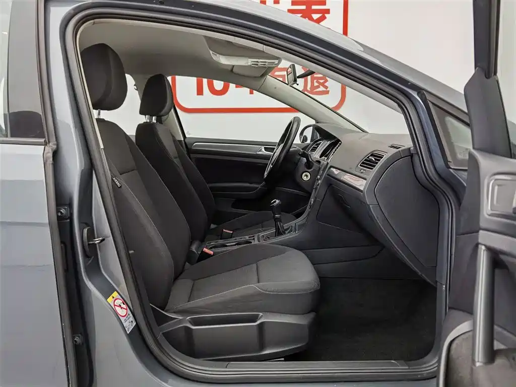 Volkswagen Golf 2014 1.6L Manual Fashion Type фото 23