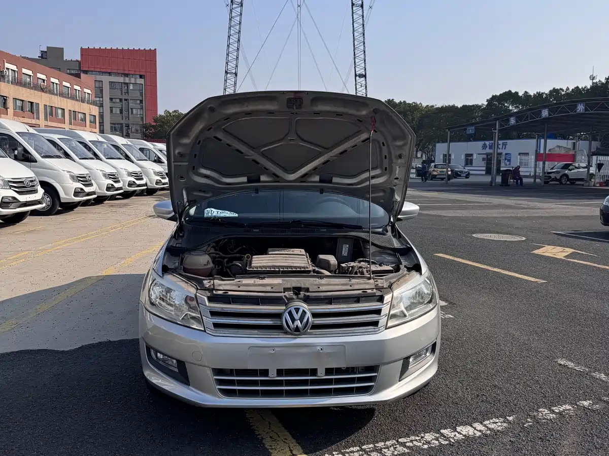 Volkswagen Santana 2013 1.6L Automatic Comfort Edition фото 16
