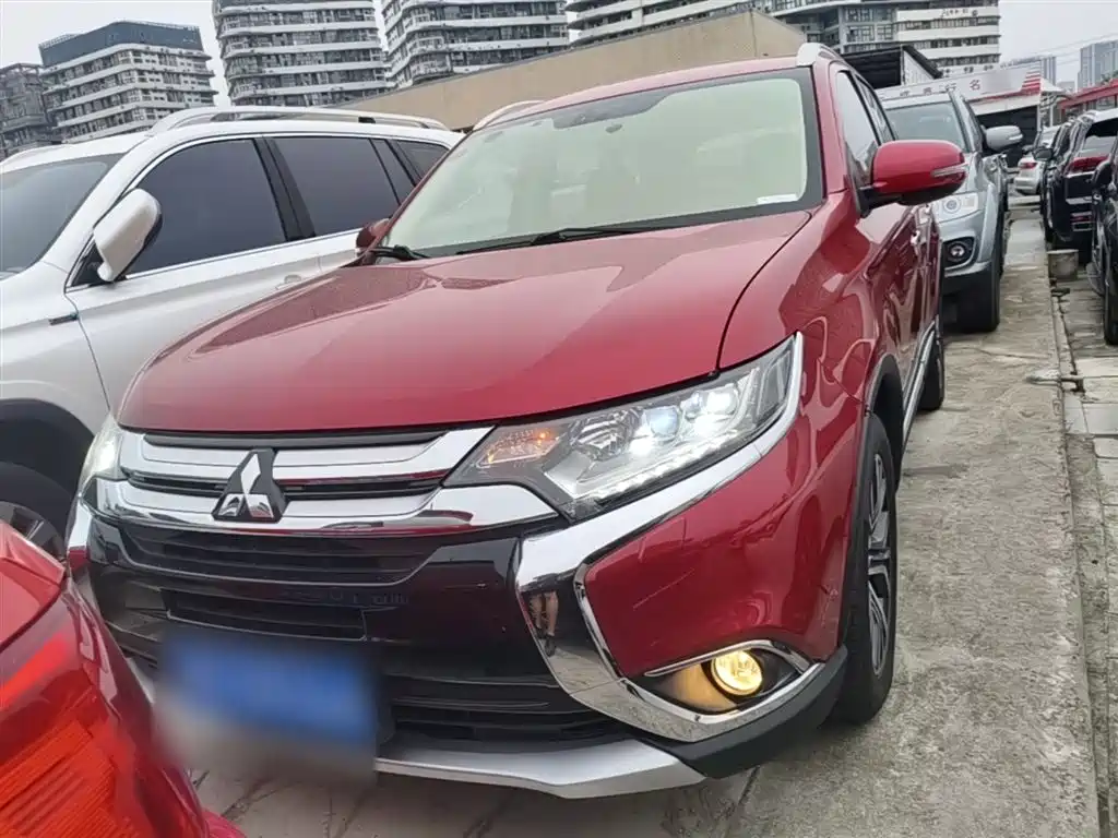 Mitsubishi Outlander 2016 2.4L 4WD Elite Edition 5-seater фото 3