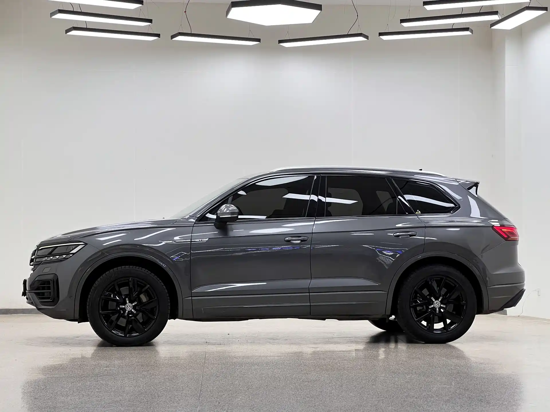 Фото 5 - Volkswagen Touareg