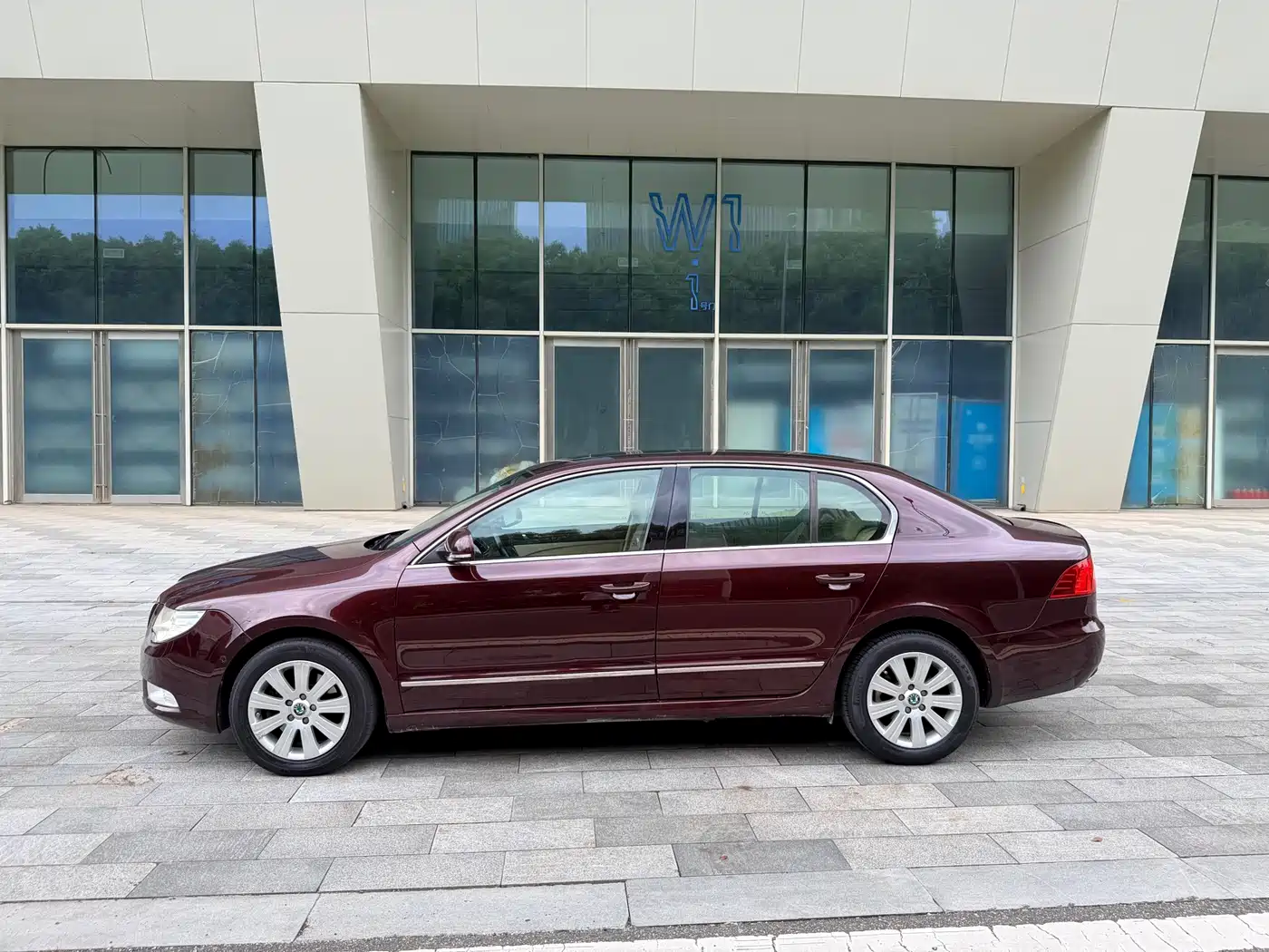 Škoda Superb 2013 2012 1.8TSI Automatic Noble Elegance Edition