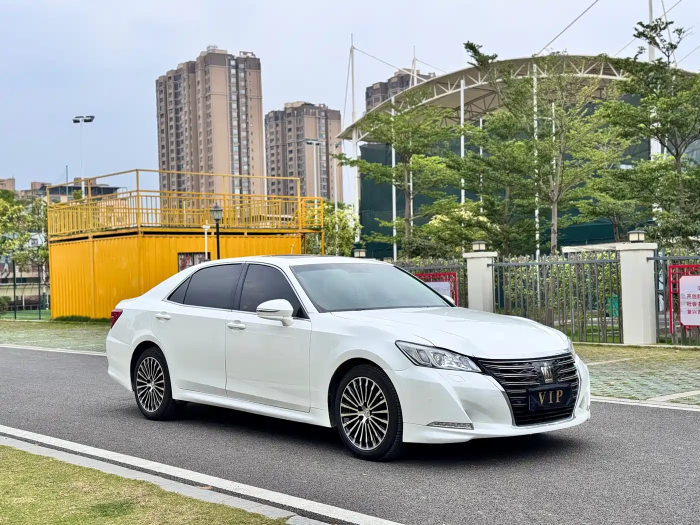 Toyota Crown 2018 2.0T Fashion Edition фото 3