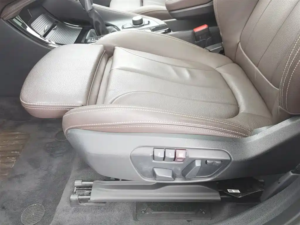 BMW X1 2019 sDrive18Li Premium Model фото 20