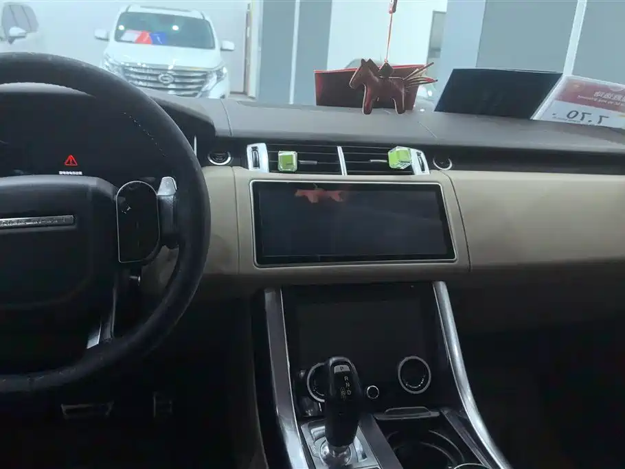 Land Rover Range Rover Sport 2016 Model 3.0 SC V6 HSE DYNAMIC фото 13