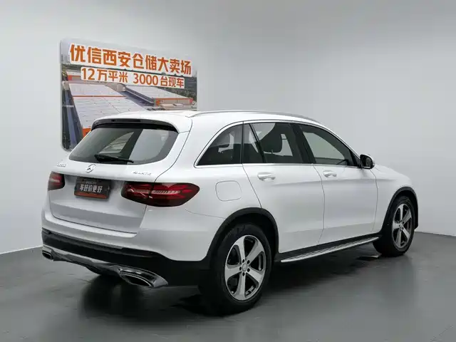 Mercedes-Benz GLC 2016 GLC 300 4MATIC Dynamic — фото 2