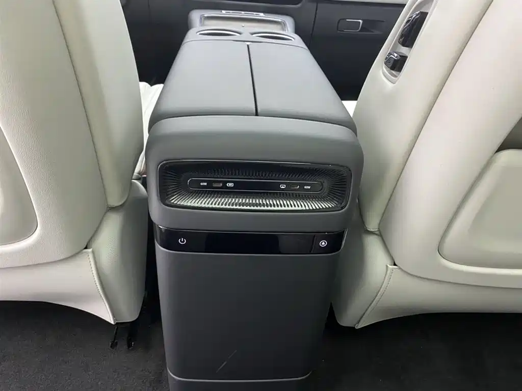 Voyah Auto Voyah Dreamer 2025 PHEV AWD Flagship Kunpeng Edition фото 23