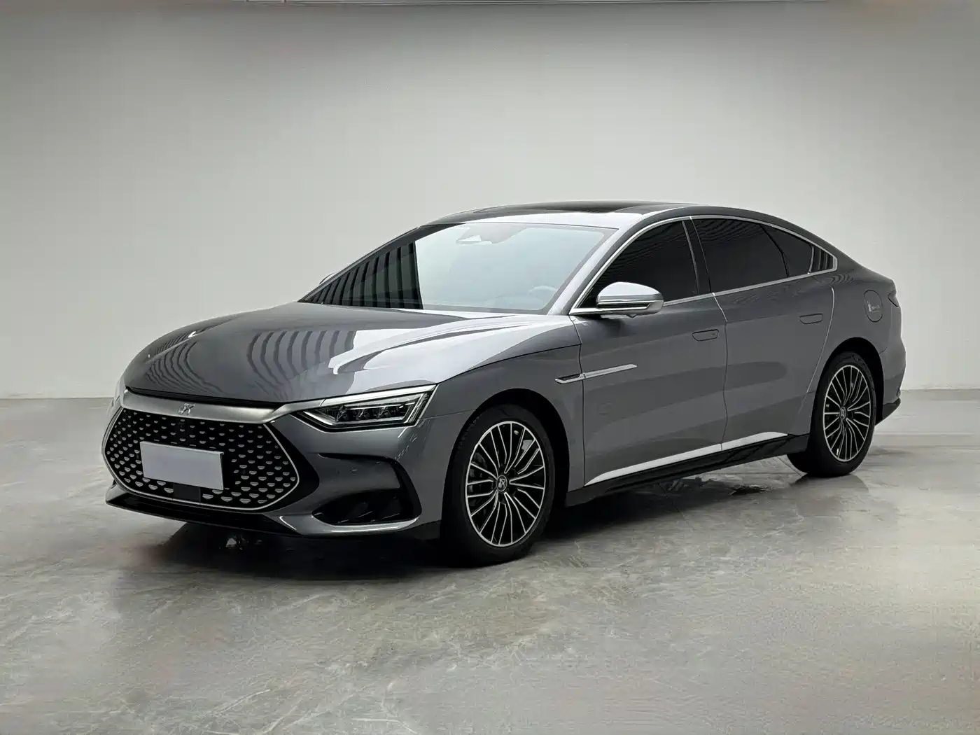 BYD Han 2024 DM-i Glory Edition 121KM Premium