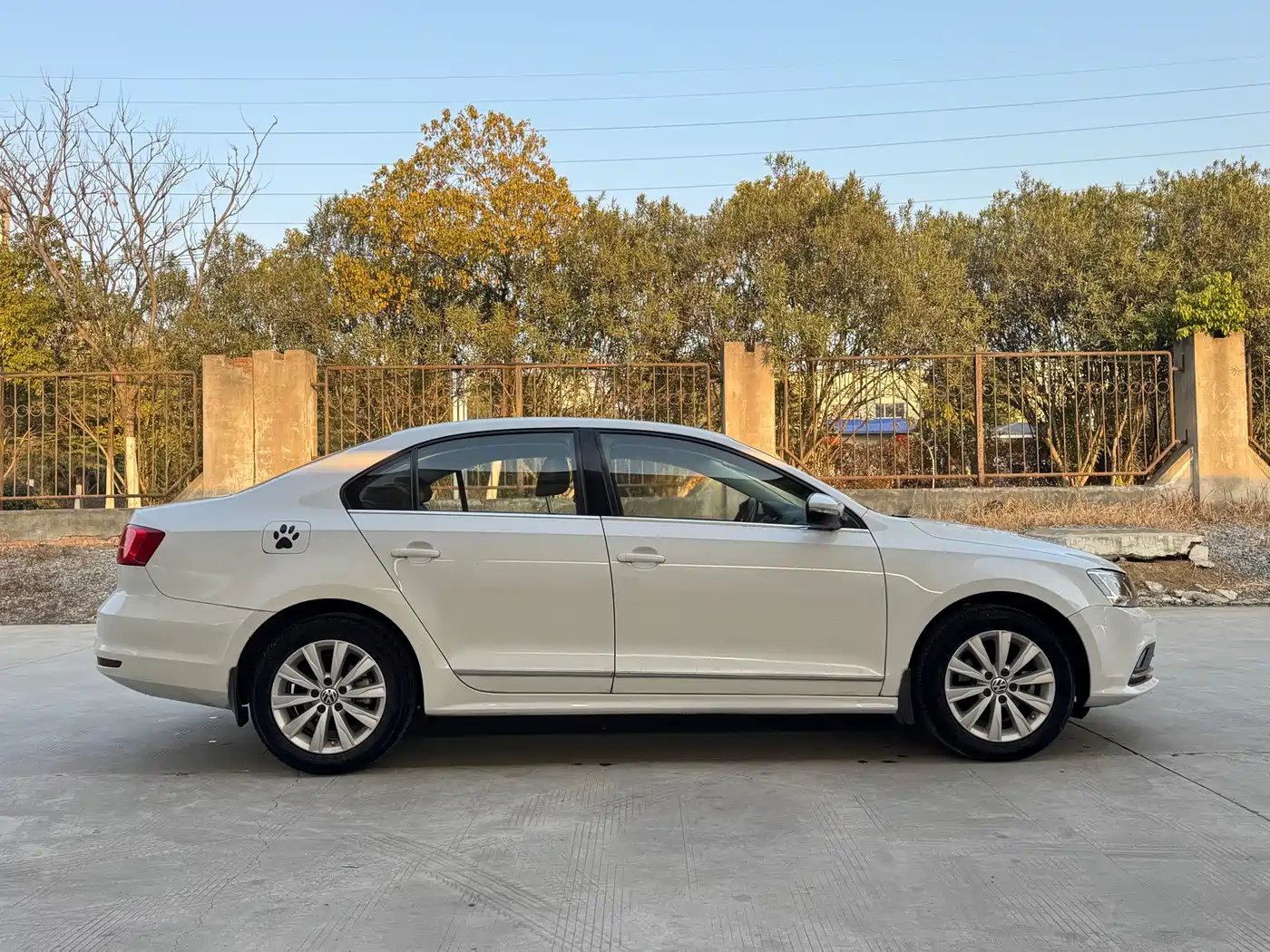 Volkswagen Sagitar 2015 1.6L Automatic Comfort фото 5