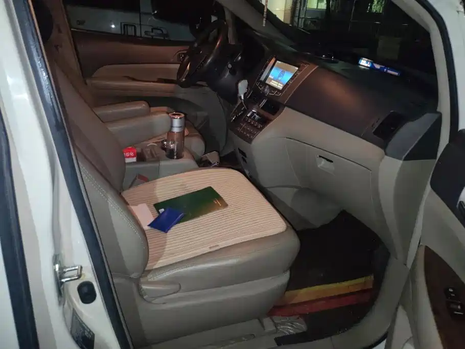 BYD M6 2015 2015 2.4L Automatic Luxury