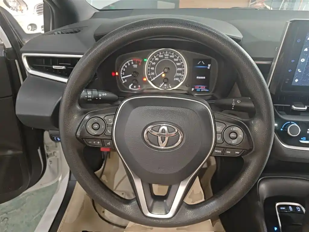 Toyota Levin 2022 185T CVT Luxury Edition фото 11