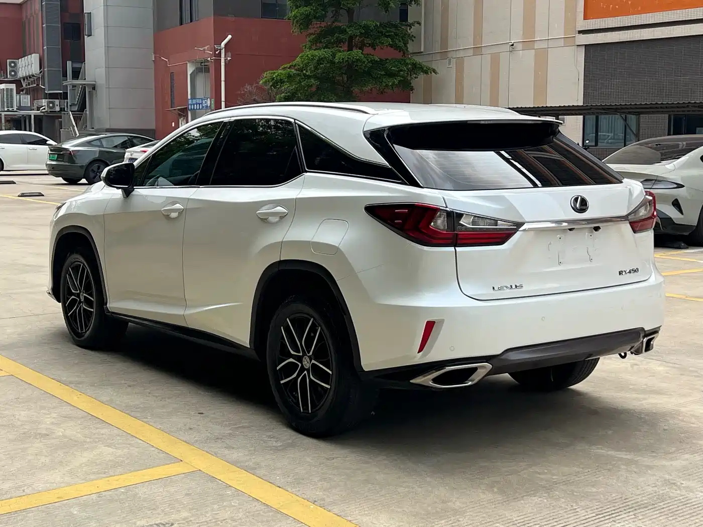 Фото 3 - Lexus RX