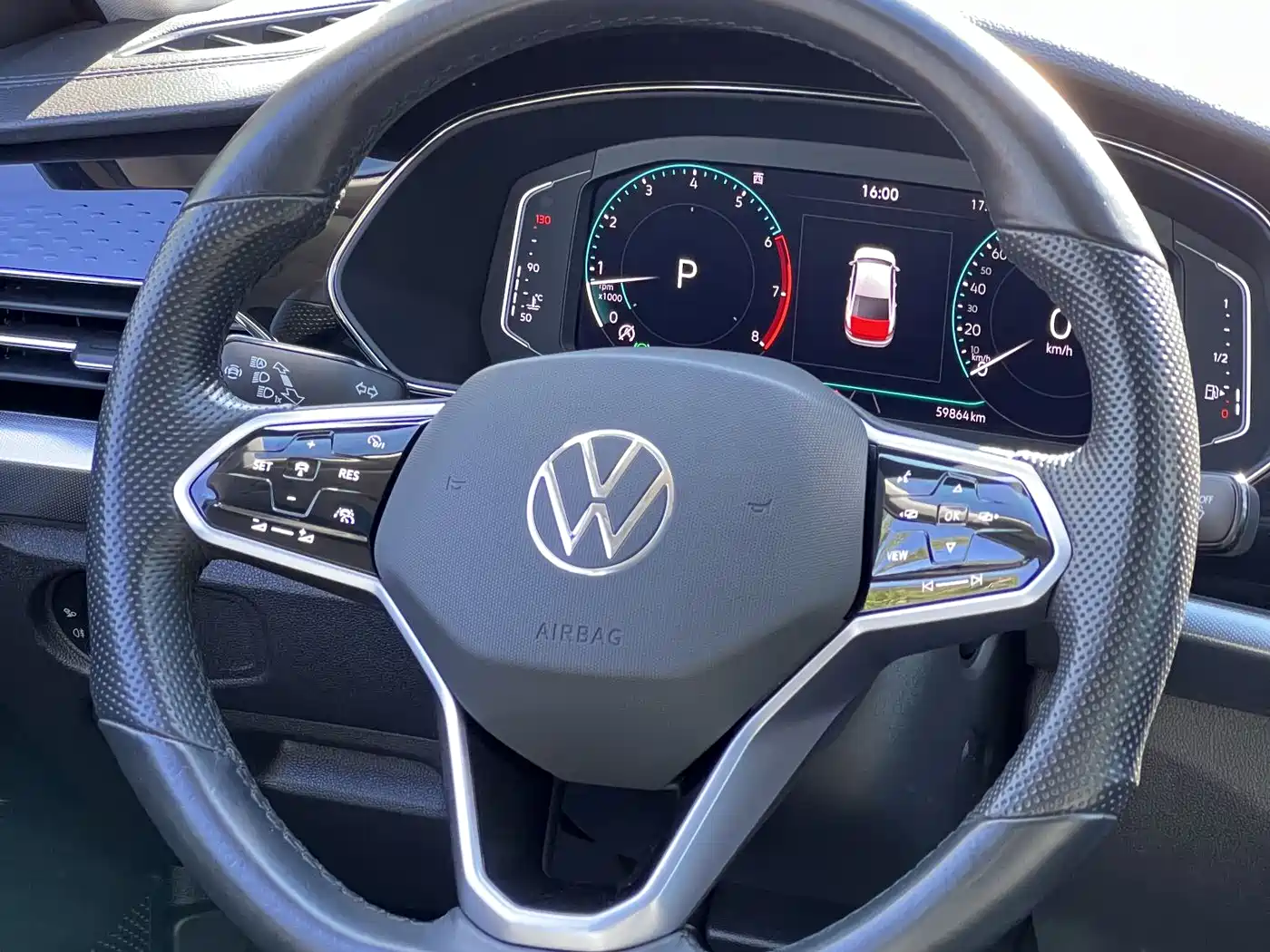Volkswagen Passat 2022 330TSI Starlight Luxury Edition фото 20
