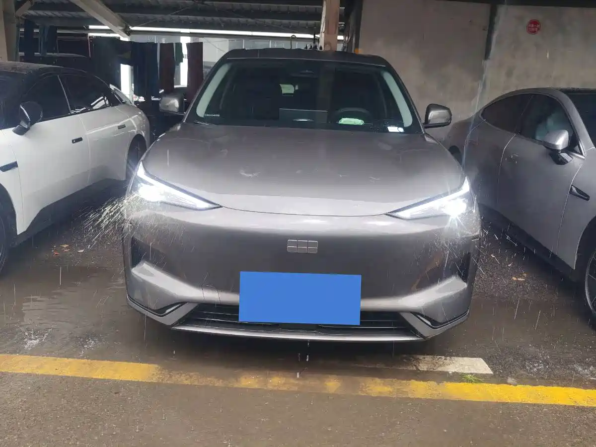 Geely Galaxy Galaxy E5 2024 530km Voyage Edition фото 2