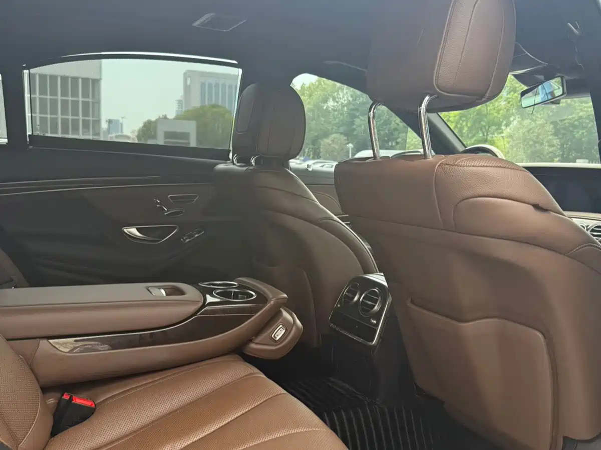 Фото 12 - Mercedes-Benz S-Class