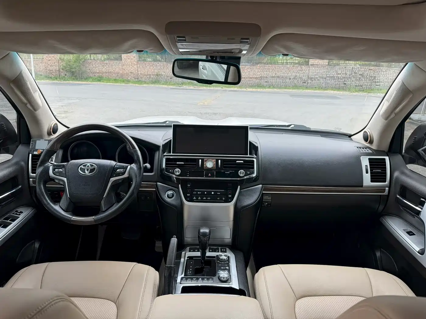 Toyota Land Cruiser 2010 Model 4.7L Automatic VX фото 5