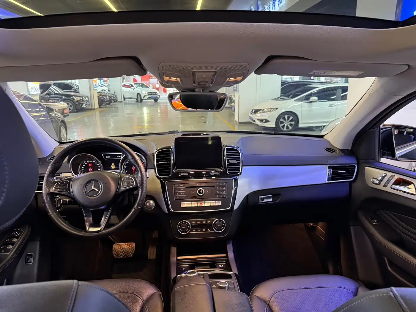 Mercedes-Benz GLE Coupe 2018 GLE 320 4MATIC Coupe SUV фото 9