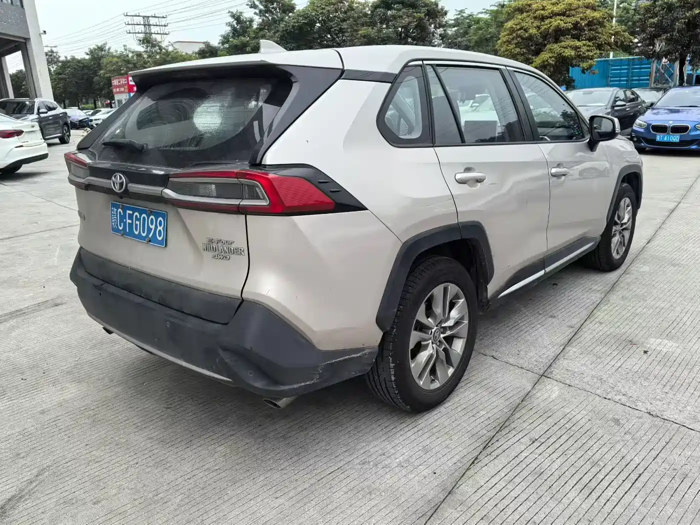 Toyota Wildlander 2020 2.0L CVT 2WD Luxury Edition фото 3