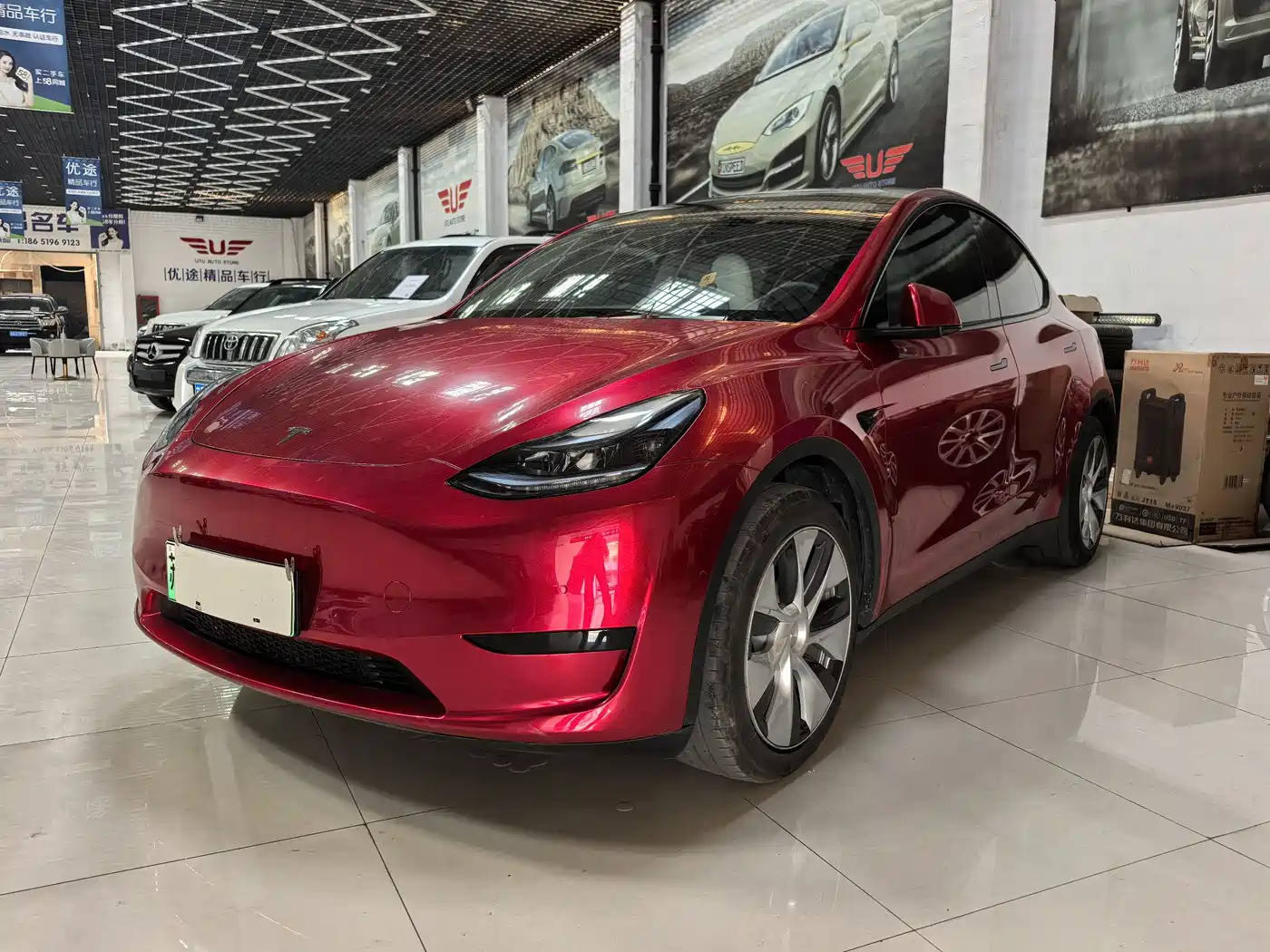 TESLA MODEL Y