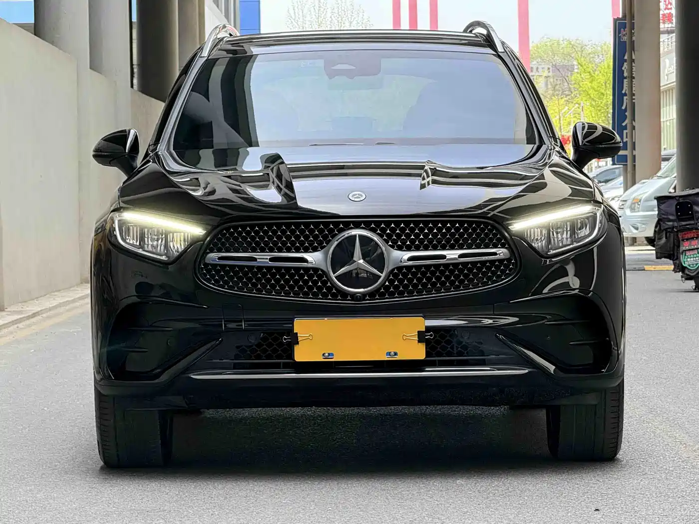 Mercedes-Benz GLC 2023 Facelift GLC 260 L 4MATIC Luxury 7-Seater фото 2