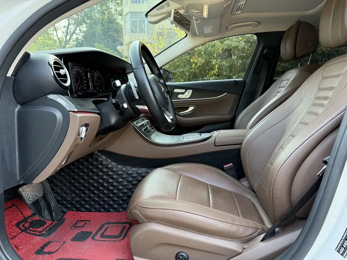 Mercedes-Benz E-Class 2016 E 300 L Sport Fashion Type фото 4