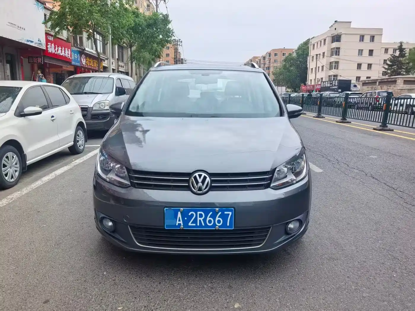 Volkswagen Touran 2013 1.4T DSG Comfort 5-seater фото 2