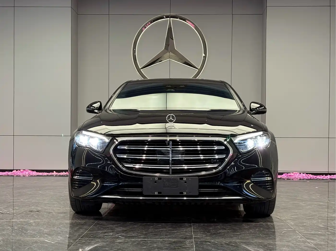 Mercedes-Benz E-Class 2025 E 300 L Fashion фото 2