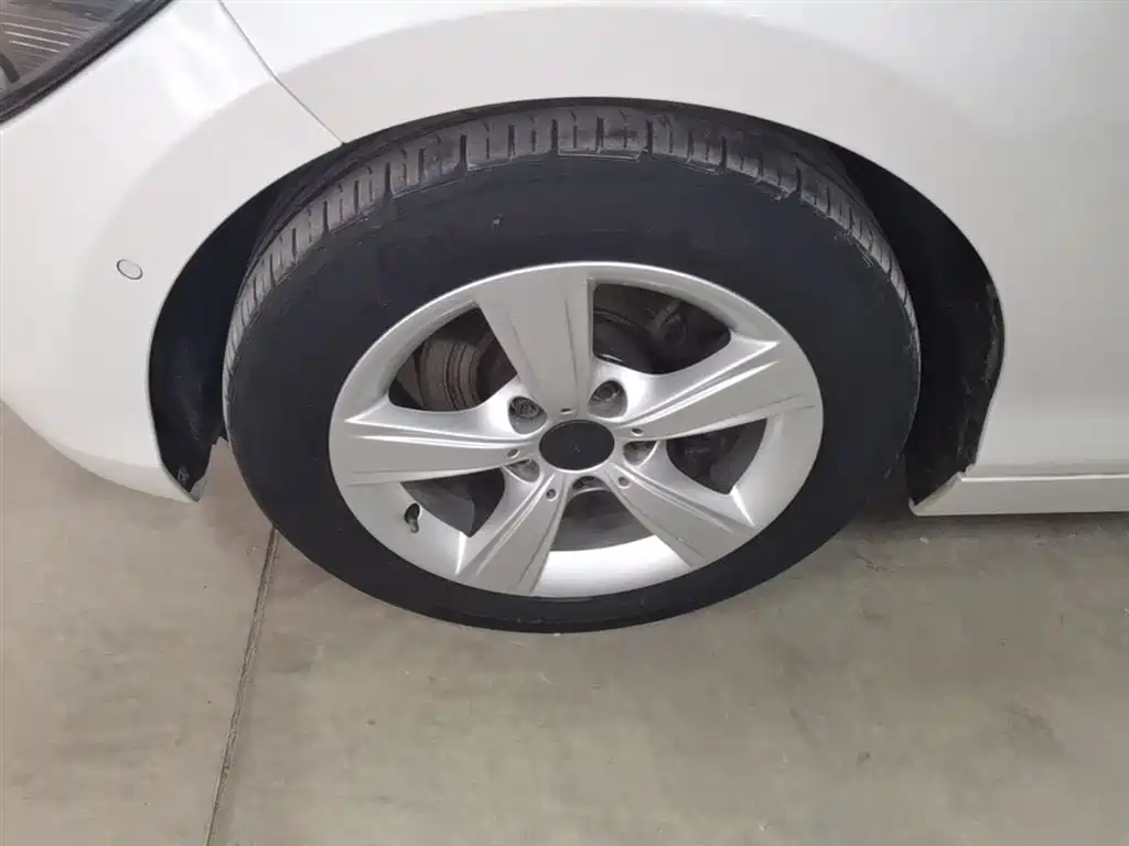 BMW 1 Series (Import) 2013 Facelift 118i Sport Model фото 23