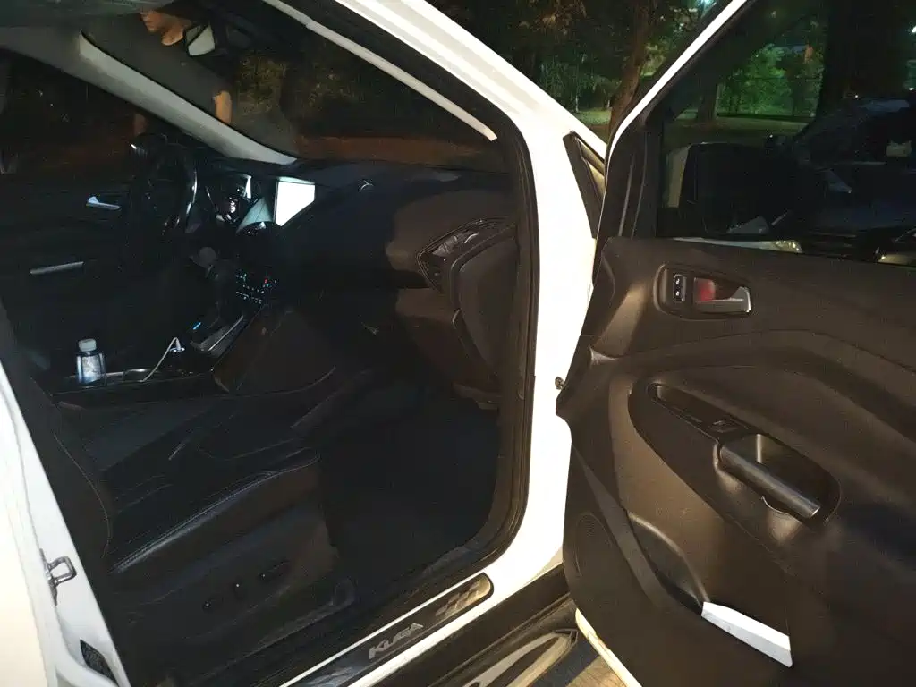 Фото 22 - Ford Kuga
