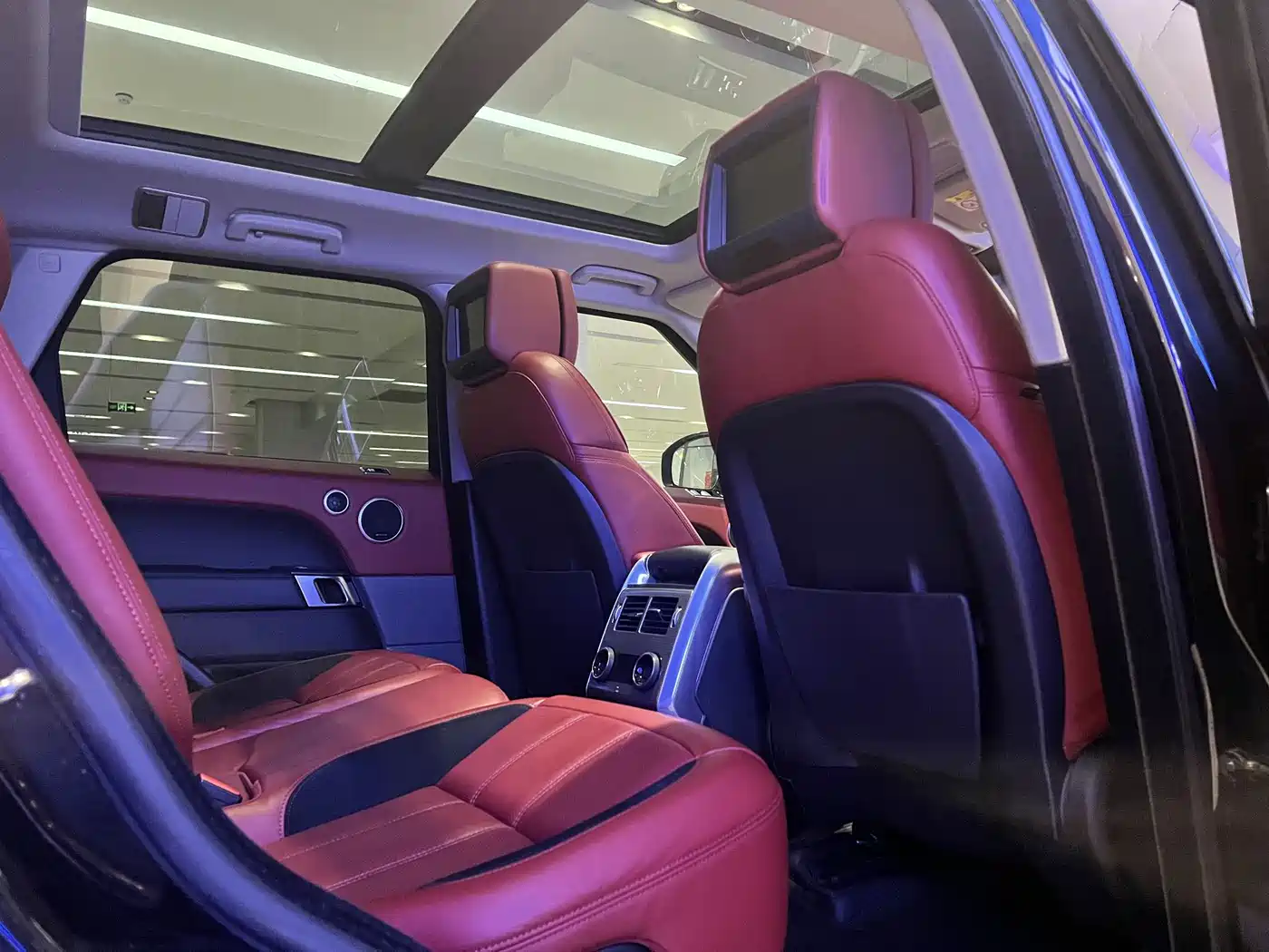 Land Rover Range Rover Sport 2021 3.0 L6 Gloss Black Edition фото 8