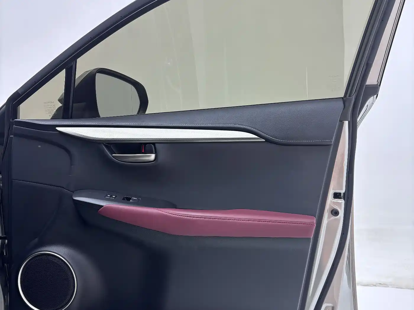 Lexus NX 2020 200 FWD Sharp Edition China VI фото 24