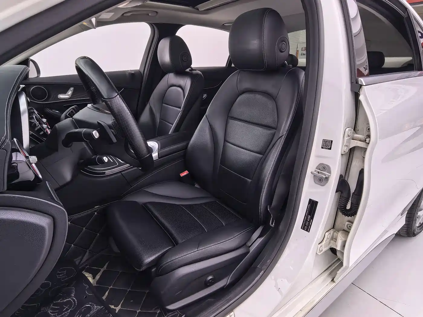 Mercedes-Benz C-Class 2015 Facelift C 180 L Sport фото 19
