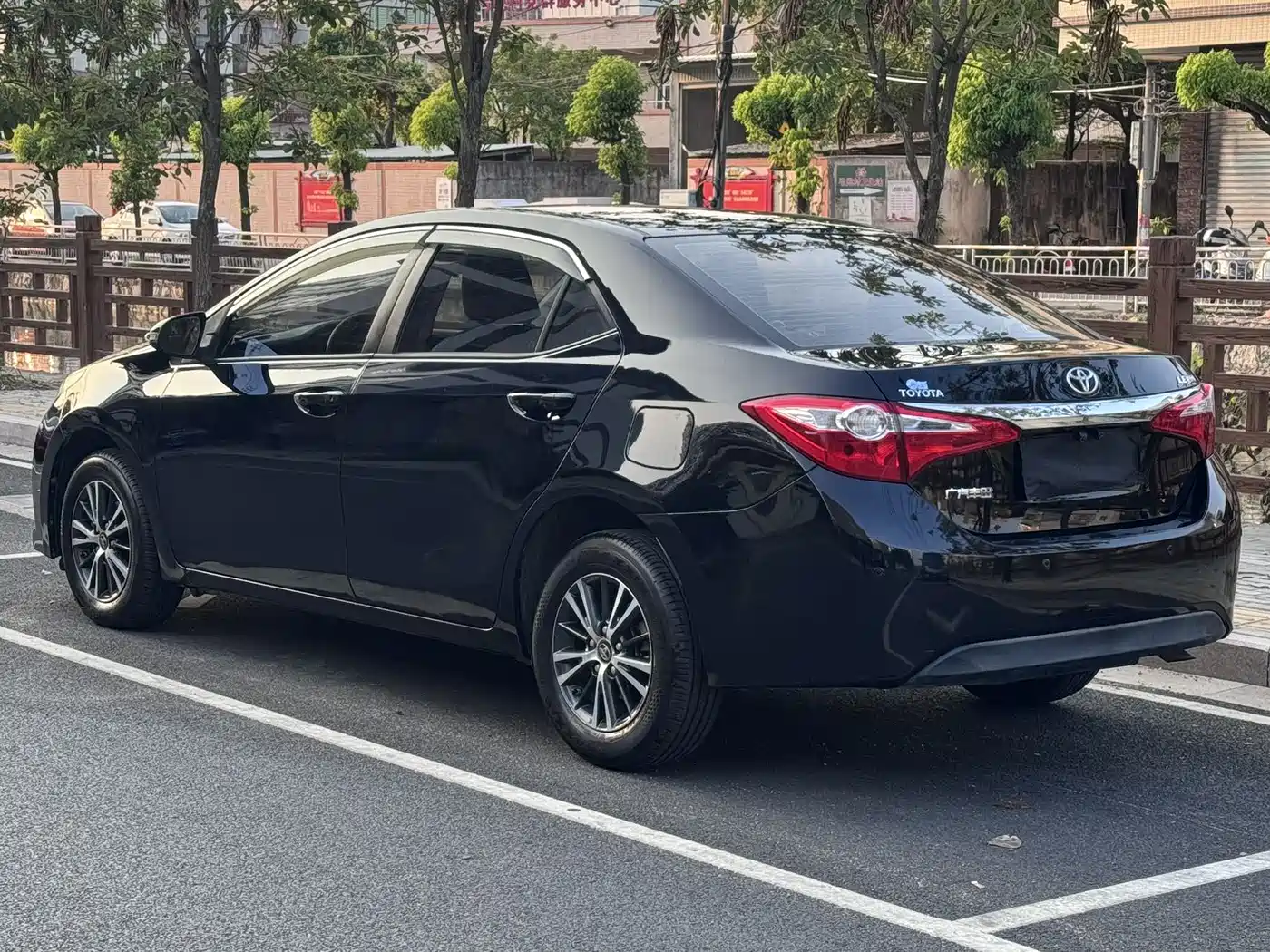 Toyota Levin 2014 1.6G CVT Elite Edition фото 3