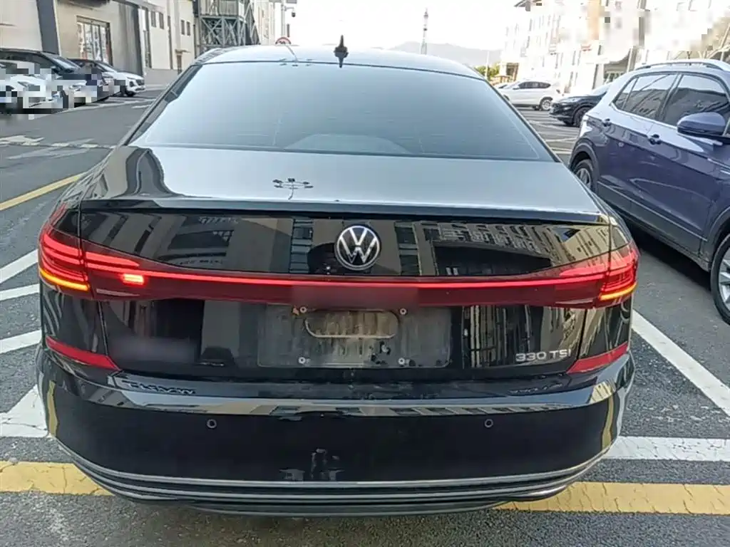 VOLKSWAGEN PASSAT