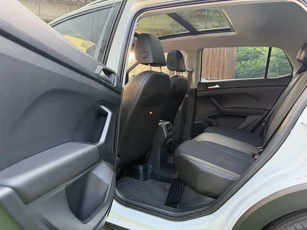 Volkswagen Tanying 2021 1.5L Automatic Smart Connect Edition фото 9